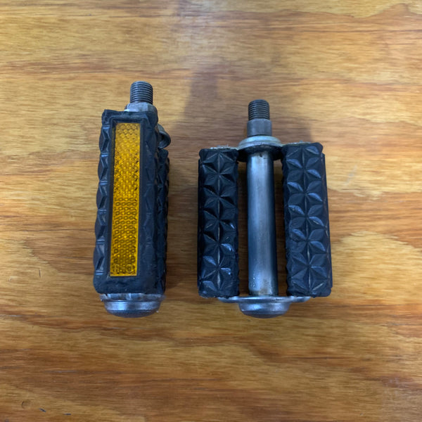 SCHWINN BICYCLE PEDALS FITS JUNIOR STINGRAYS FAIR LADY & OTHERS VINTAG – Bicycle Heaven