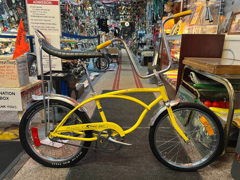 VINTAGE 1975 SCHWINN STING-RAY YELLOW BICYCLE IN FANTASTIC CONDITION