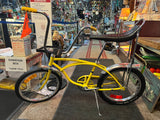 VINTAGE 1975 SCHWINN STING-RAY YELLOW BICYCLE IN FANTASTIC CONDITION