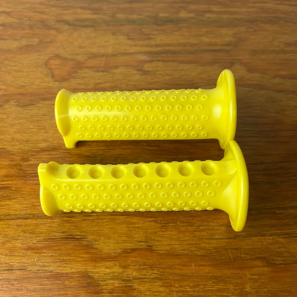 OLD SCHOOL BMX HANDLEBAR GRIPS YELLOW COBRA MX OCTOPUS BICYCLE VINTAGE NOS