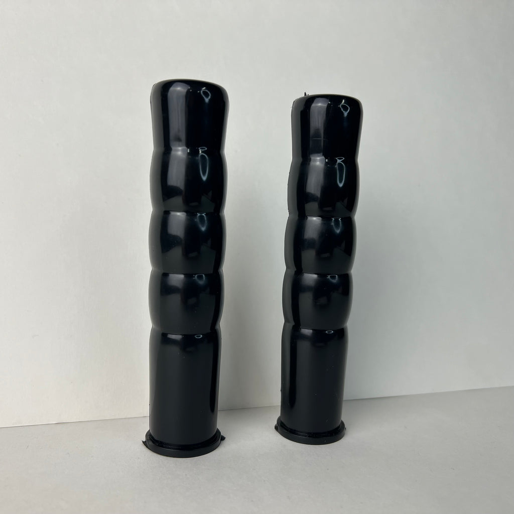 VINTAGE BLACK GRIPS 3/4" ID. 4-1/2" LONG FITS MURRAY HUFFY SEARS OTHERS NOS