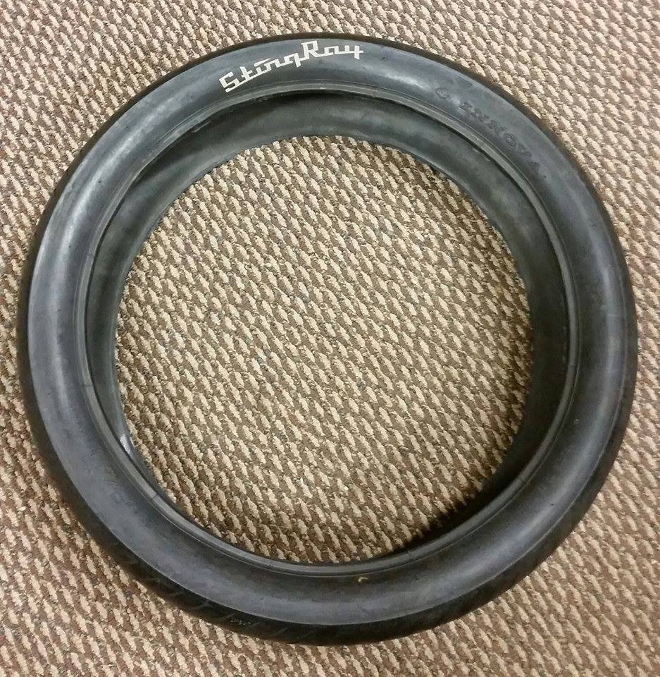 SCHWINN STINGRAY OCC CHOPPER REAR TIRE NOS 20 X 4-1/4