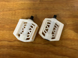 BICYCLE PEDAL SET WHITE NEW FITS KIDS BMX FREESTYLE BIKE AND OTHERS NOS