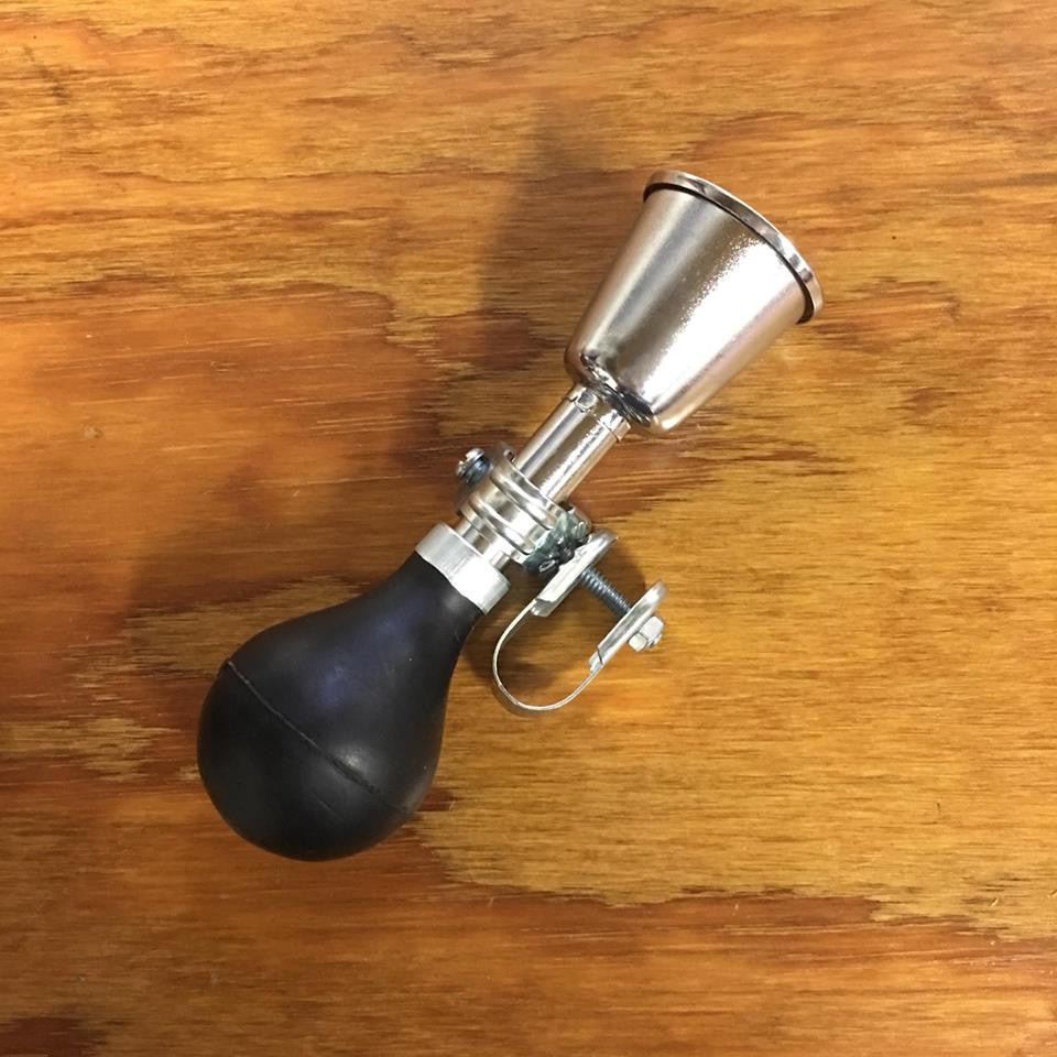 schwinn bicycle horn Classic Bike Horn, Chrome and Black, Vintage Style, Loud Sound, Easy Installation, Fits Most Handlebars, Weather Resistant Stainless Steel, Retro for Bike : Bike Horns : Sports & Outdoors Universal fit so it can attach to most bikes Vintage Schwinn Cruiser Schwinn Bike