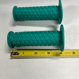 BICYCLE GREEN GRIPS FITS BMX SCHWINN HUFFY MURRAY GIRLS OTHERS NOS
