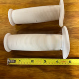 BICYCLE WHITE GRIPS FIT SCHWINN LIL CHIK STINGRAY HUFFY MURRAY GIRLS BMX OTHERS