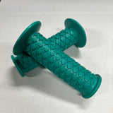 BICYCLE GREEN GRIPS FITS BMX SCHWINN HUFFY MURRAY GIRLS OTHERS NOS