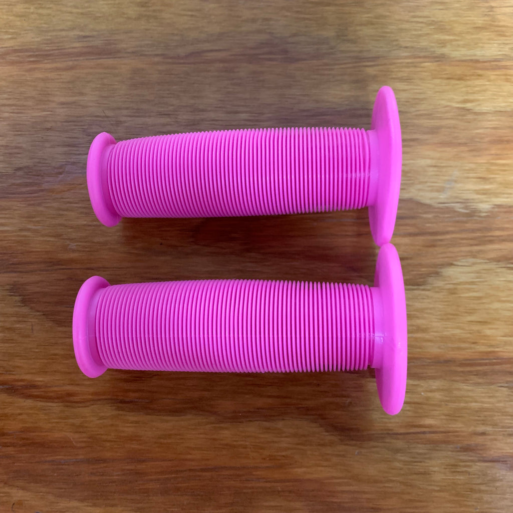 BICYCLE PINK GRIPS FITS SCHWINN LIL CHIK STINGRAY HUFFY MURRAY GIRLS OTHERS NEW