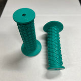 BICYCLE GREEN GRIPS FITS BMX SCHWINN HUFFY MURRAY GIRLS OTHERS NOS